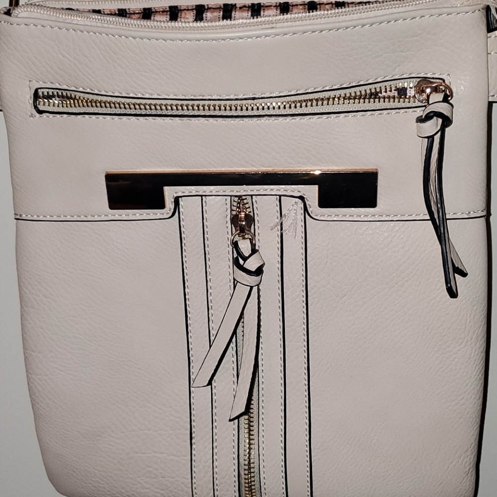 Purse - Picture 2 of 3